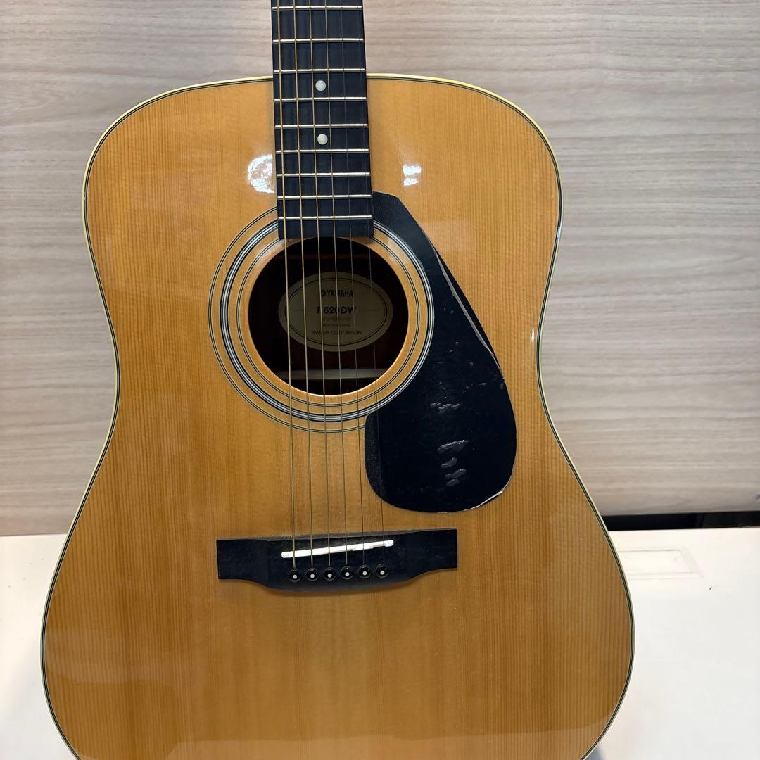 Acoustic Guitar Yamaha F620Dw