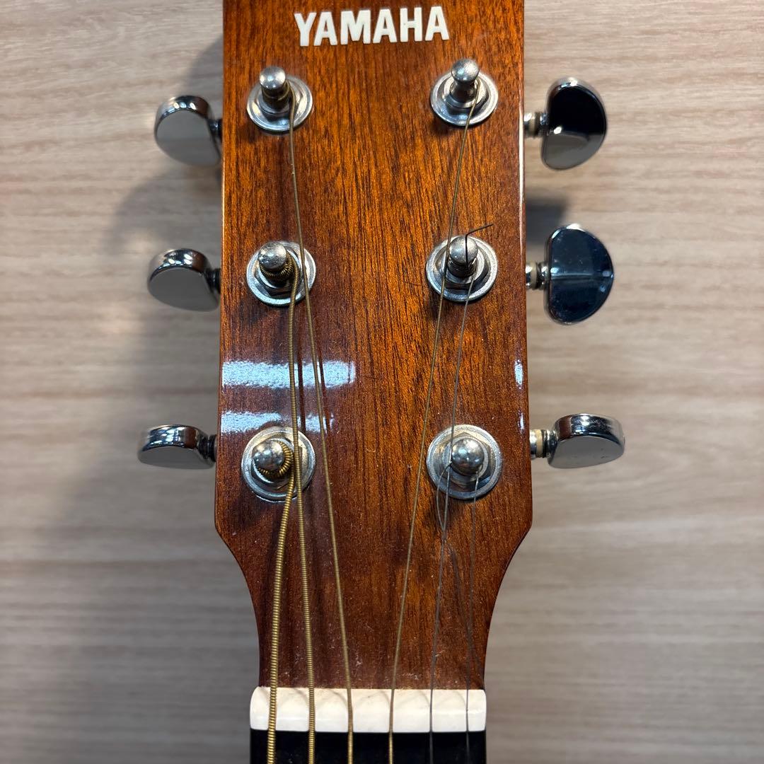 Acoustic Guitar Yamaha F620Dw