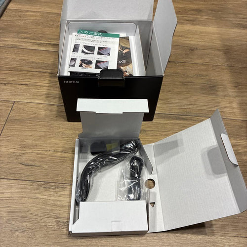 Fujifilm Mirrorless Interchangeable Lens Cameras X100Vi