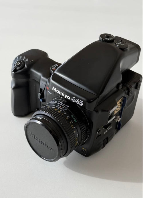 Mamiya Large -Size Medium Format Camera (Film) 645