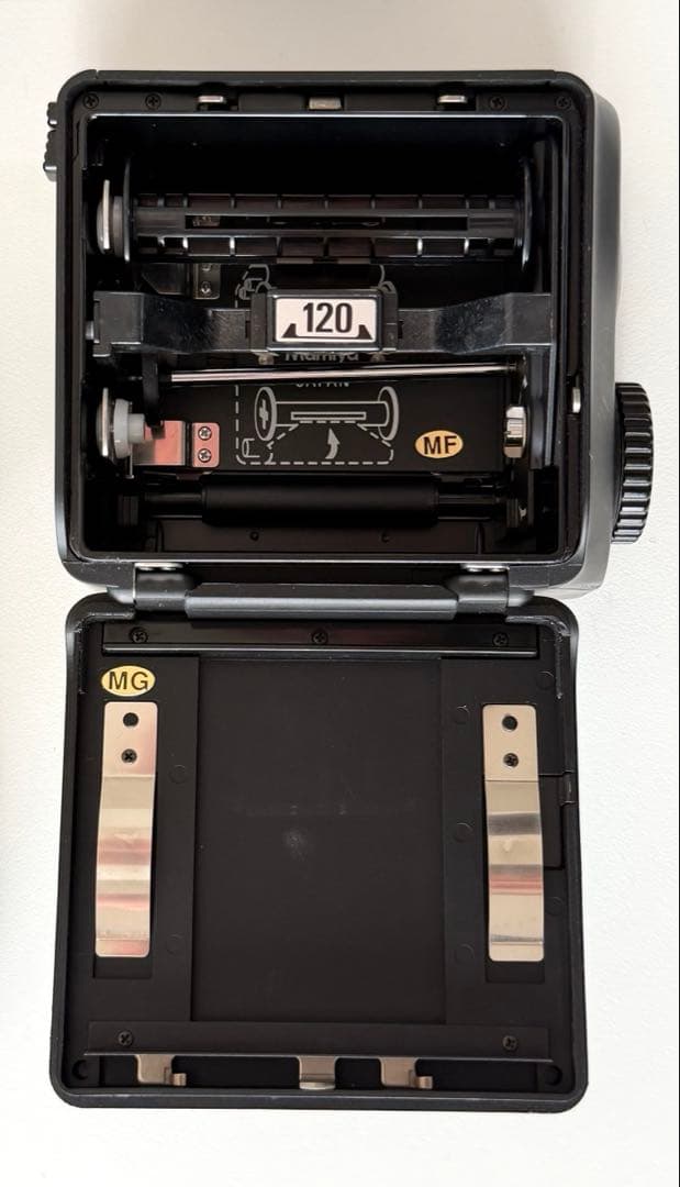 Mamiya Large -Size Medium Format Camera (Film) 645