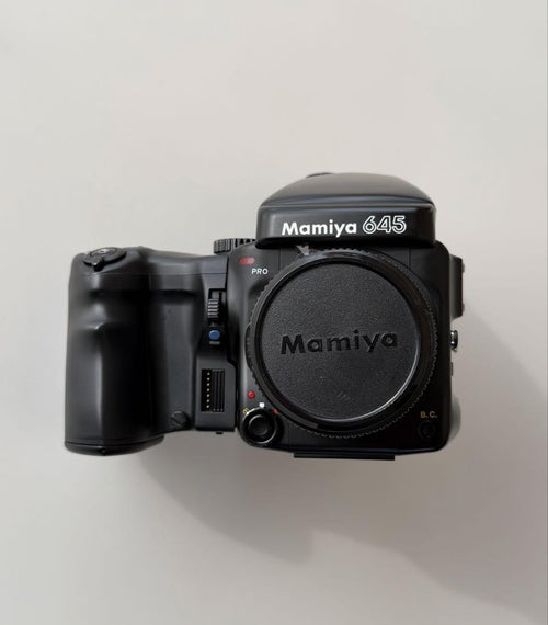 Mamiya Large -Size Medium Format Camera (Film) 645