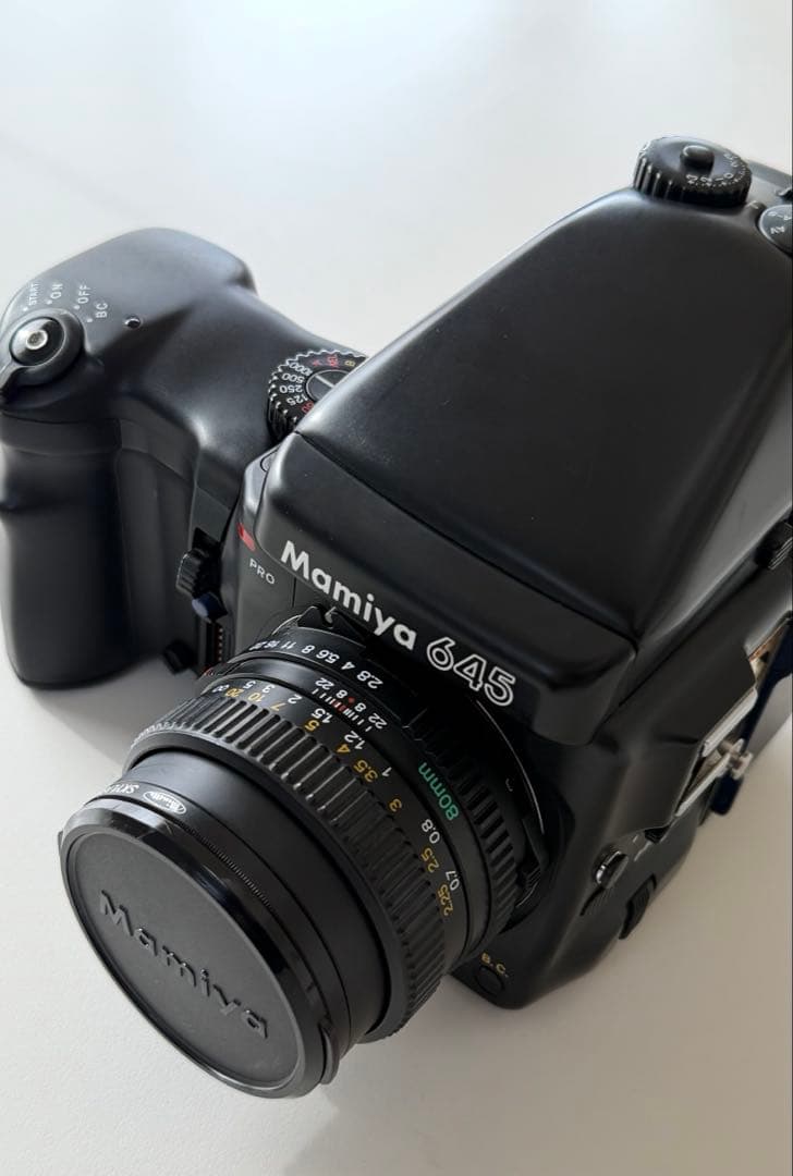 Mamiya Large -Size Medium Format Camera (Film) 645