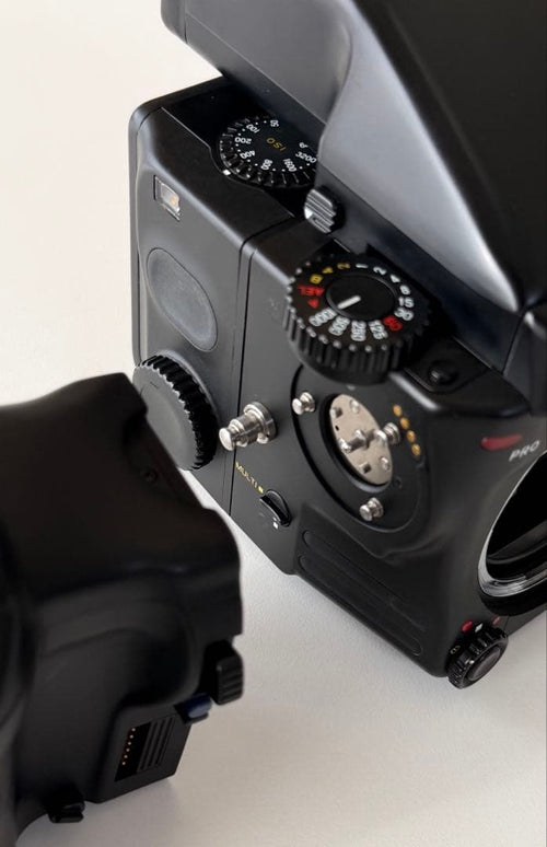 Mamiya Large -Size Medium Format Camera (Film) 645