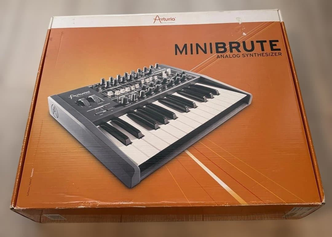 Analog Synthesizer Arturia Minibrute