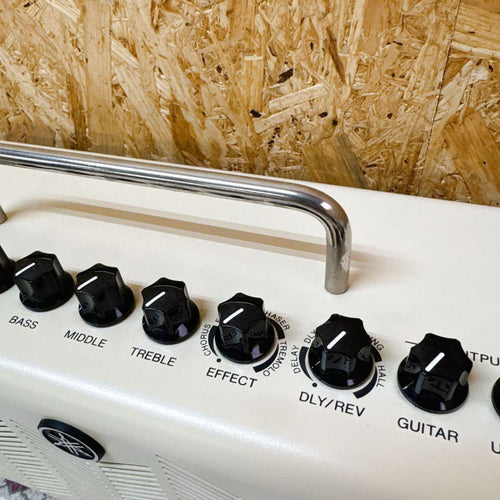 Guitar Amplifiers Yamaha Thr10
