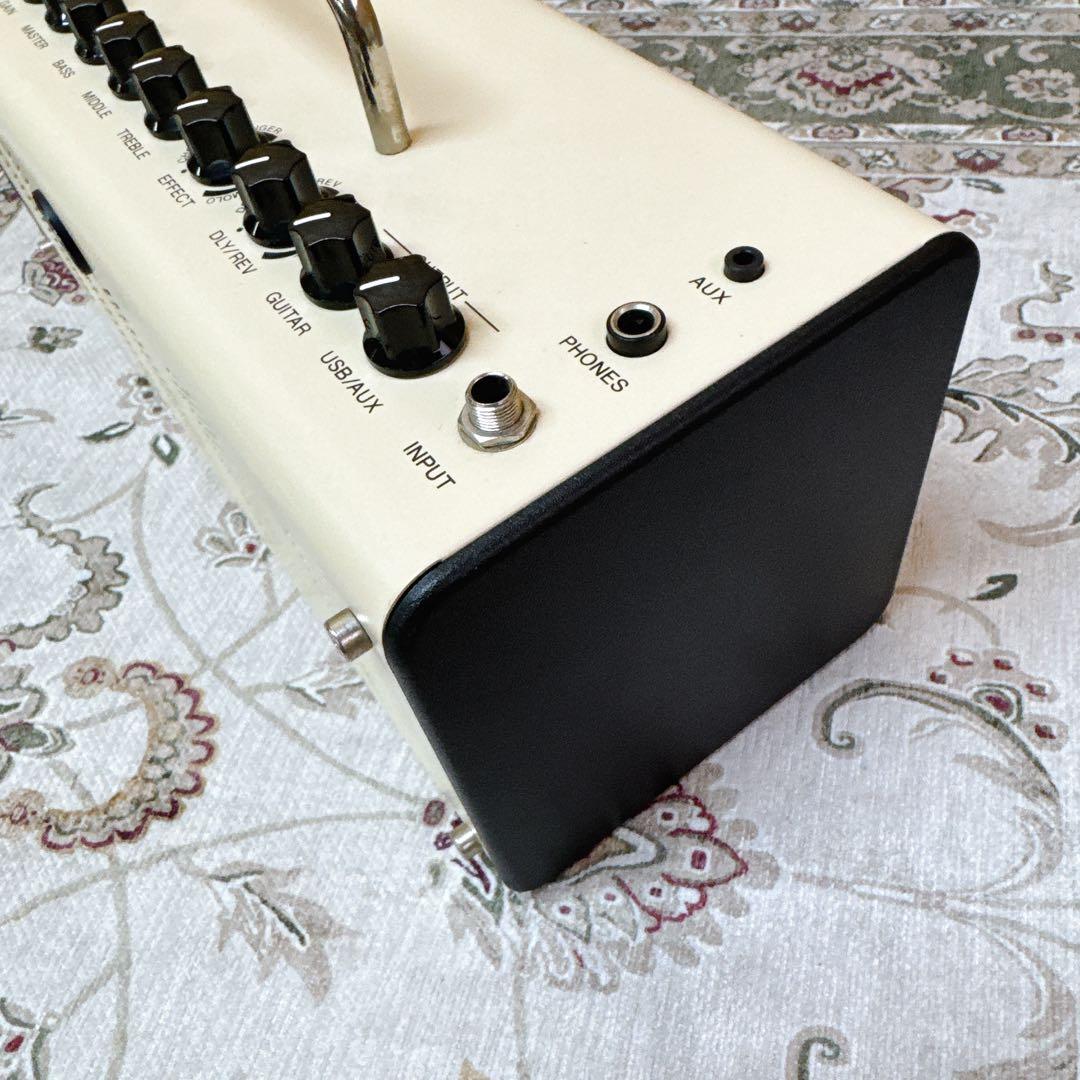Guitar Amplifiers Yamaha Thr10