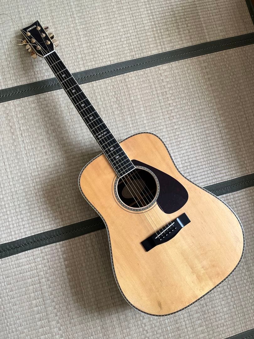 Yamaha Acoustic Guitars L-10