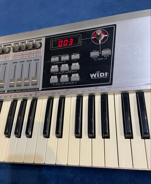 Midi Keyboard Pad Cme Uf70 Classic 76