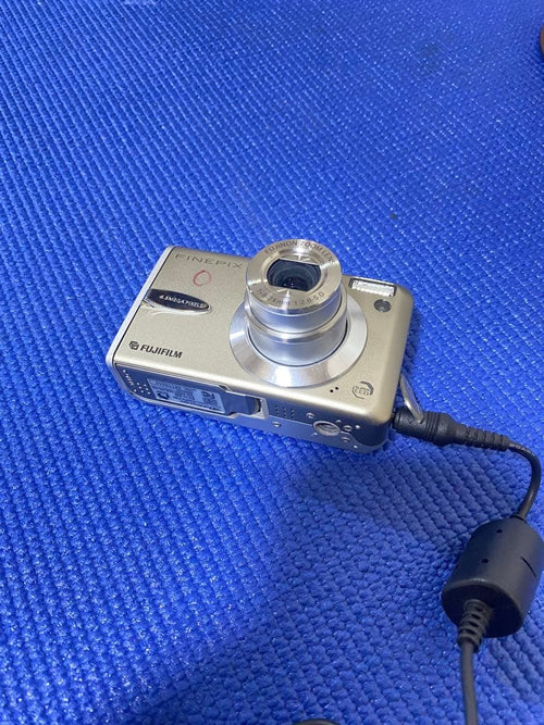 Compact Digital Cameras Fujifilm Finepix F30
