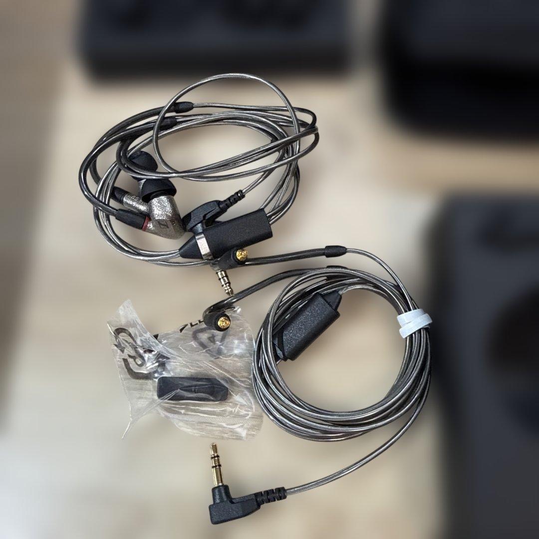 Sennheiser Recableable Earphones Ie 600