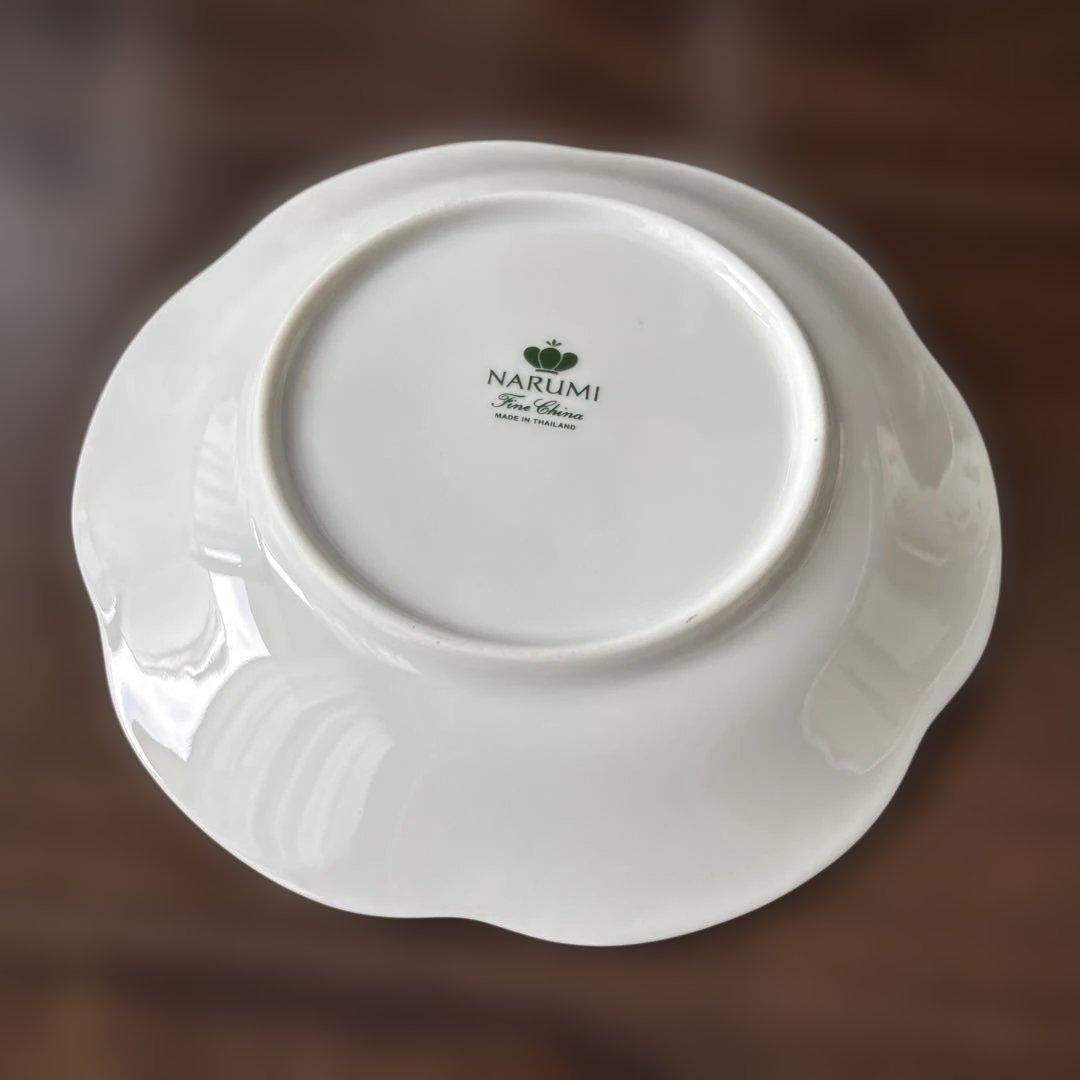 Narumi Tea Cups Saucers 5