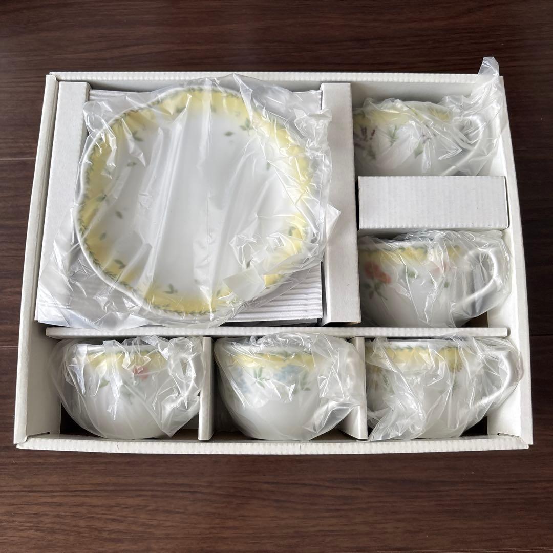 Narumi Tea Cups Saucers 5