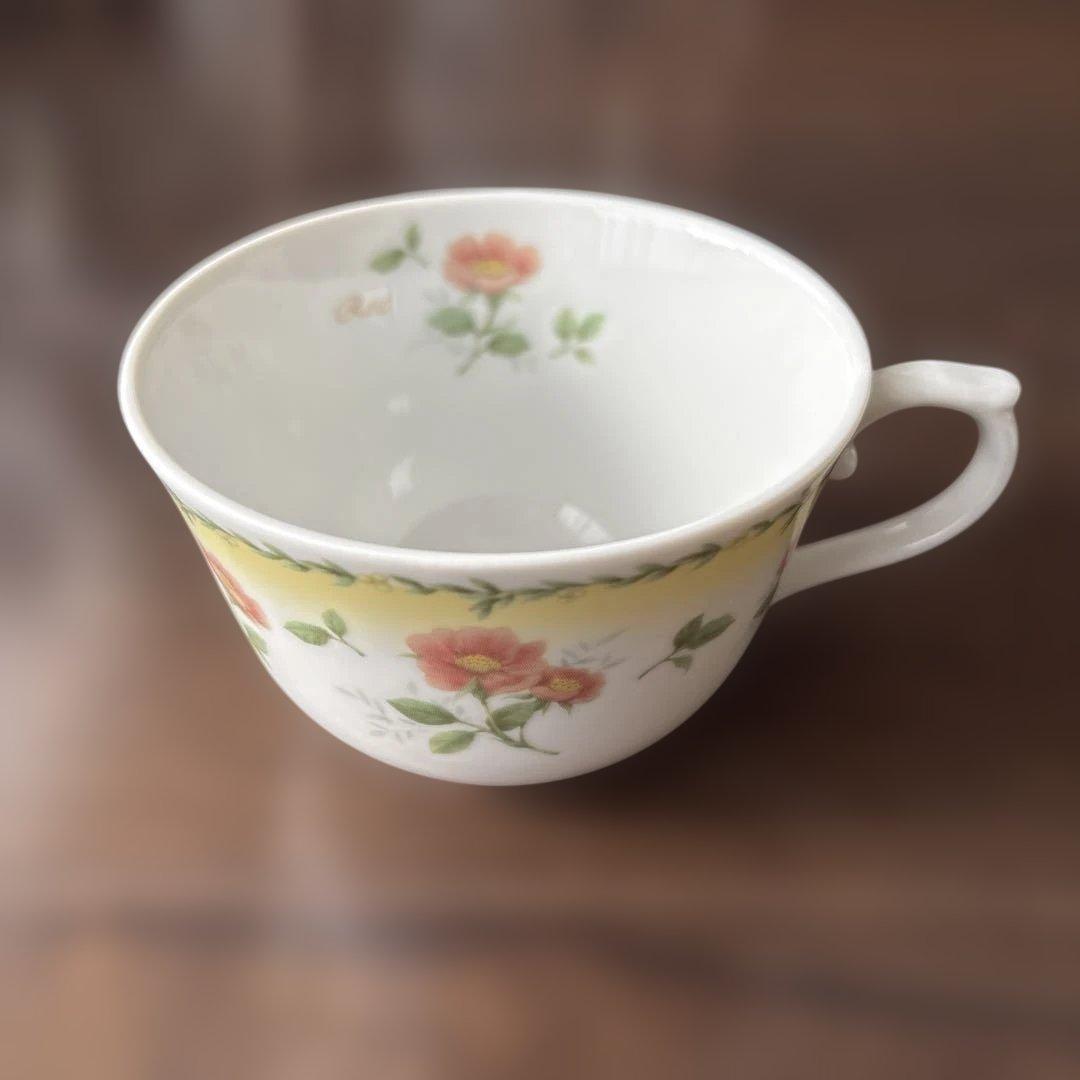 Narumi Tea Cups Saucers 5