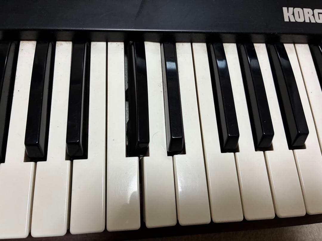 Analog Synthesizer Korg Polysix