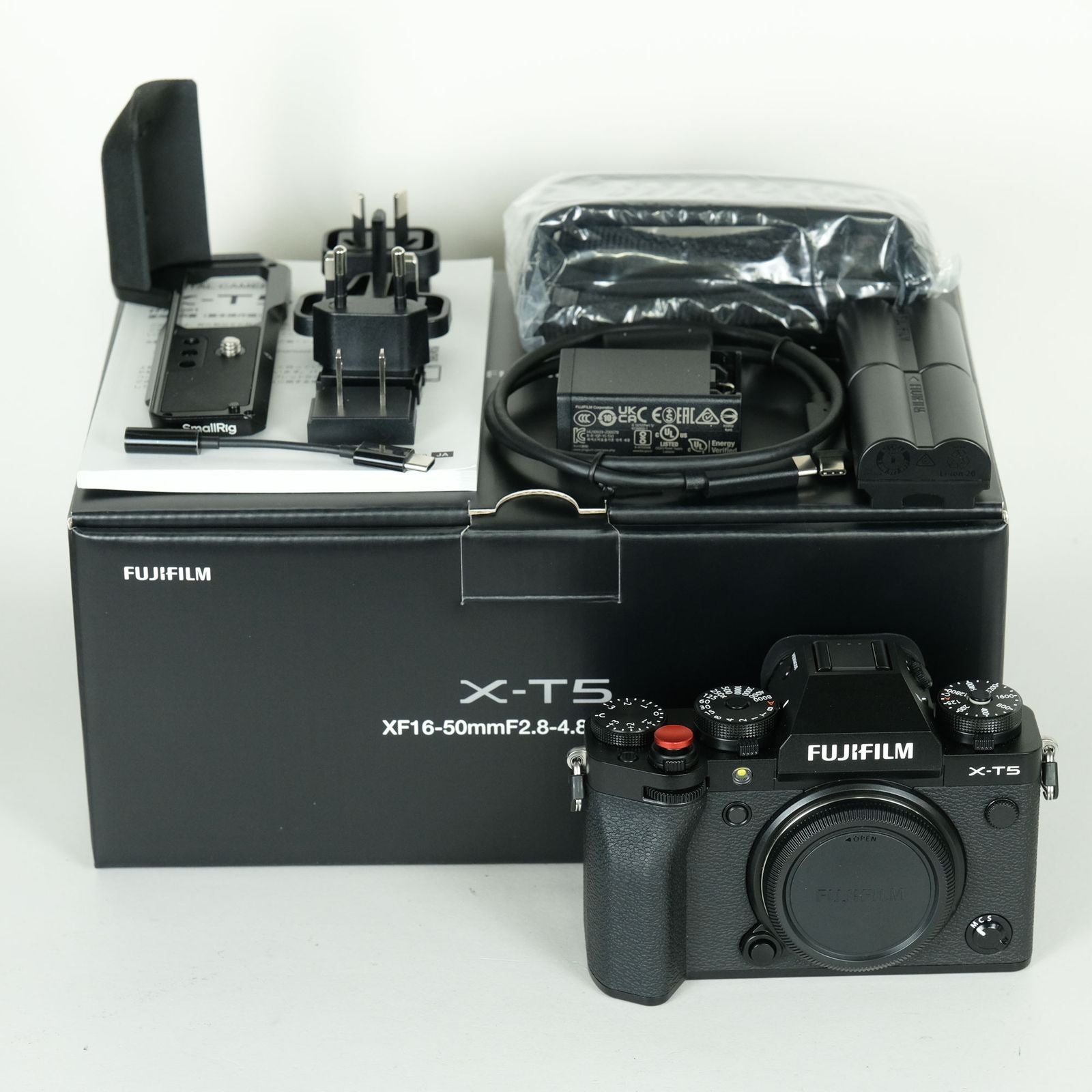 Fujifilm Mirrorless Interchangeable Lips 1,650 2 X-T5 X