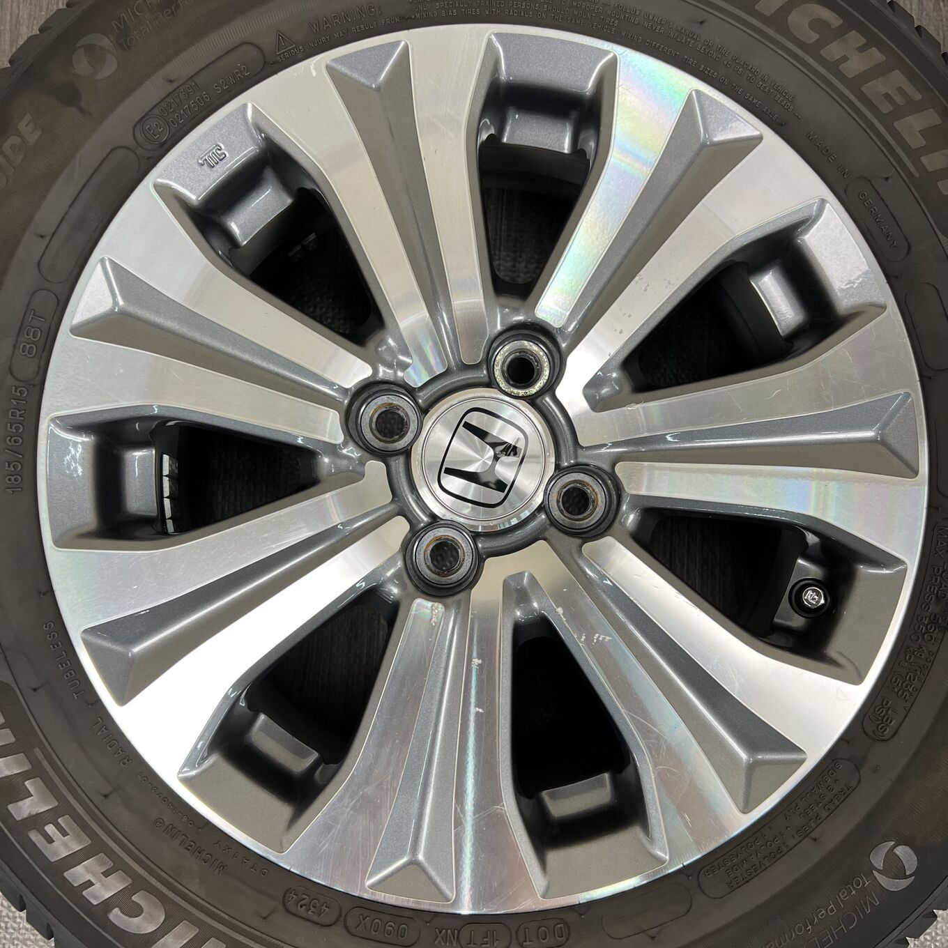 Honda 15 Inches Michelin 185/65R15 #26S40426