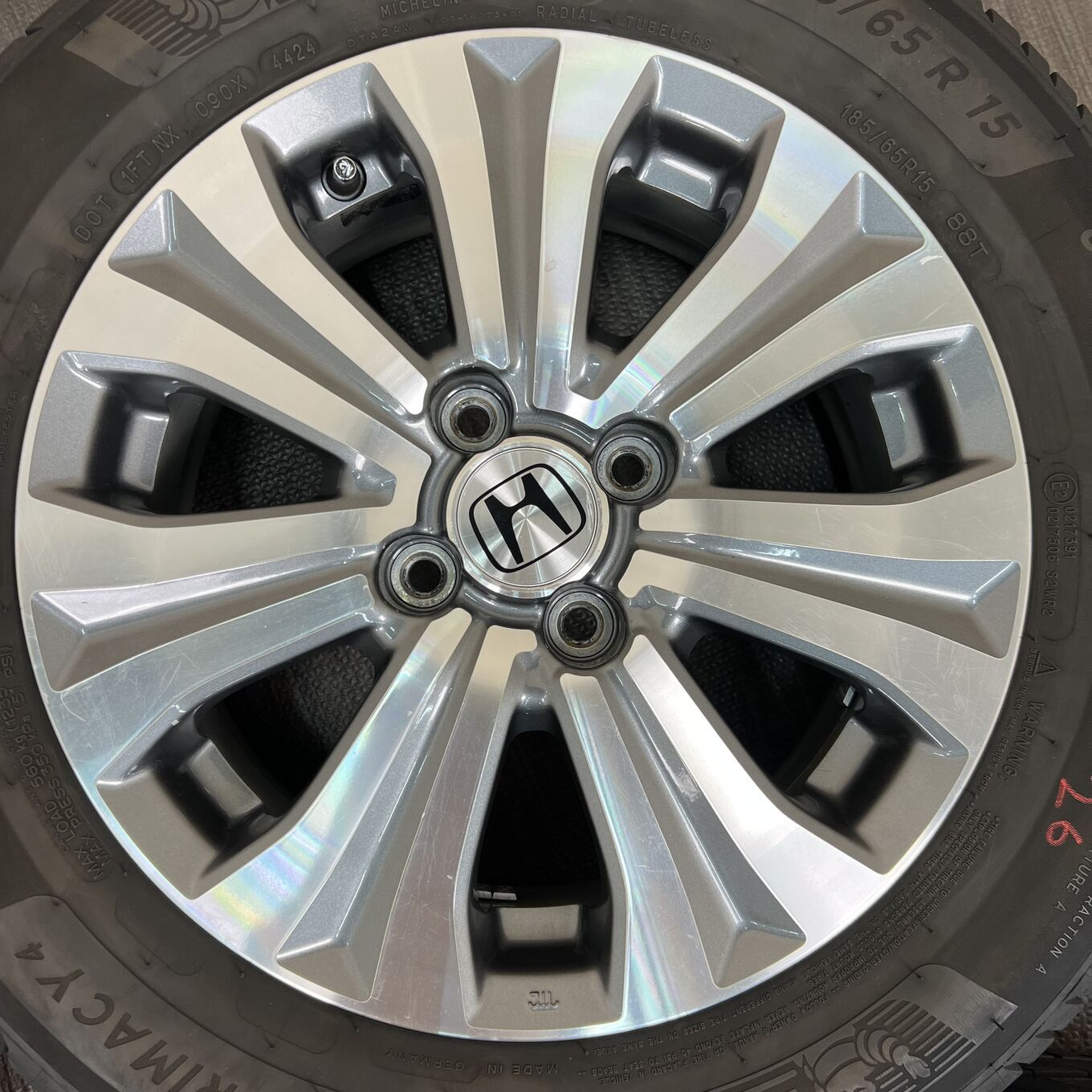 Honda 15 Inches Michelin 185/65R15 #26S40426