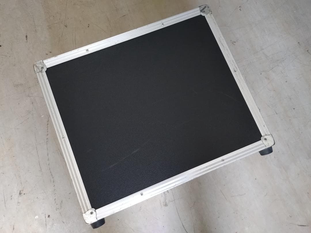 Akai Professional Sampler Mpc 2000Xl