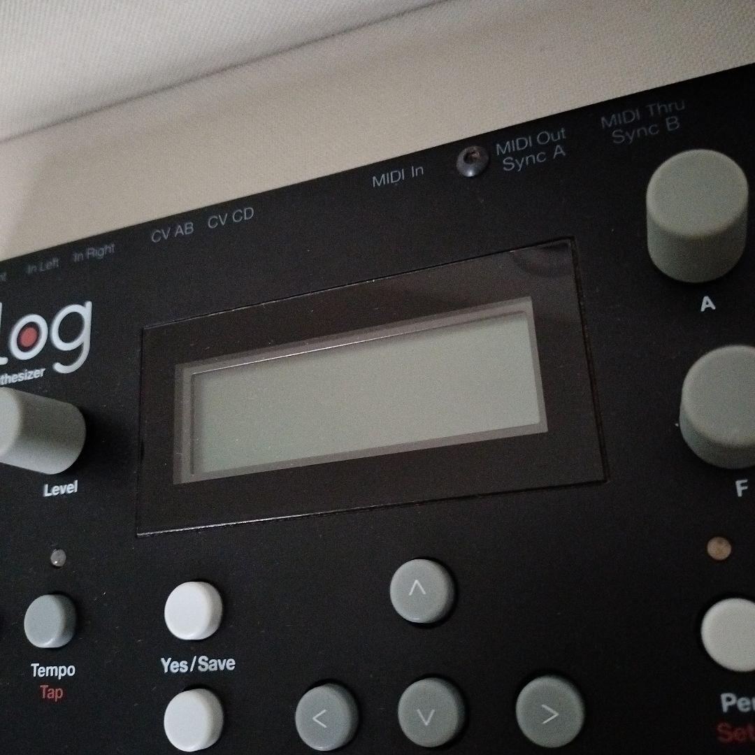 Analog Synthesizer Elektron Four