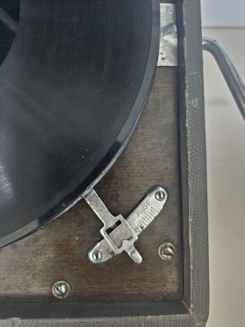 Columbia Record Players (Turntables) Viva-Tonal Grafonola No.213