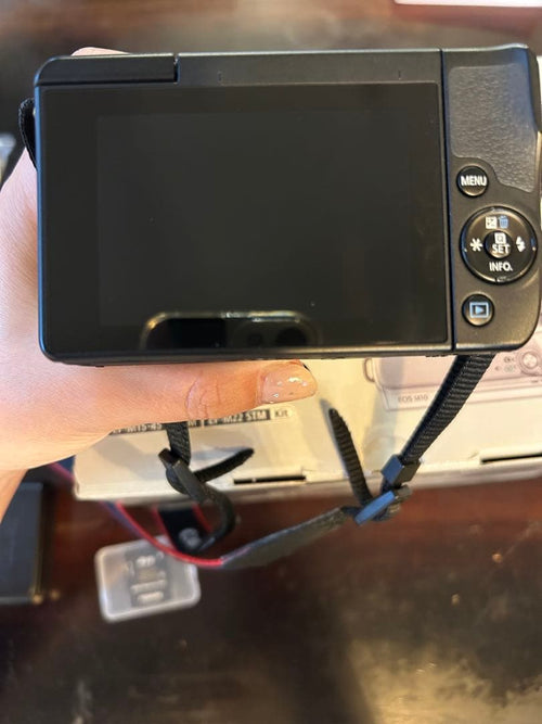 Canon Mirrorless Interchangeable Lens Cameras Eos M10