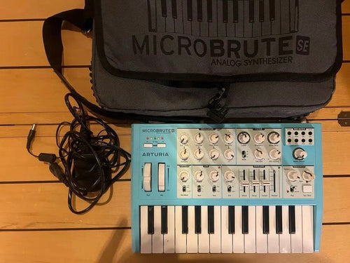Analog Synthesizer Arturia Microbrute Se