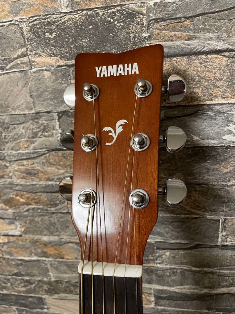 Yamaha Acoustic Guitars F600