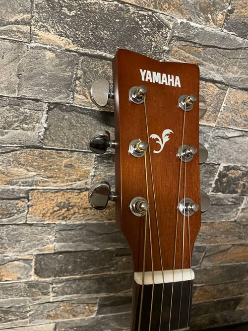 Yamaha Acoustic Guitars F600