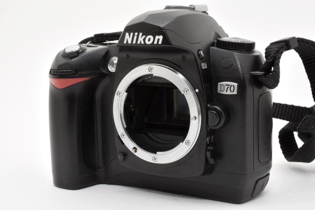 Digital Slrs 7,990 Nikon D70 #22662