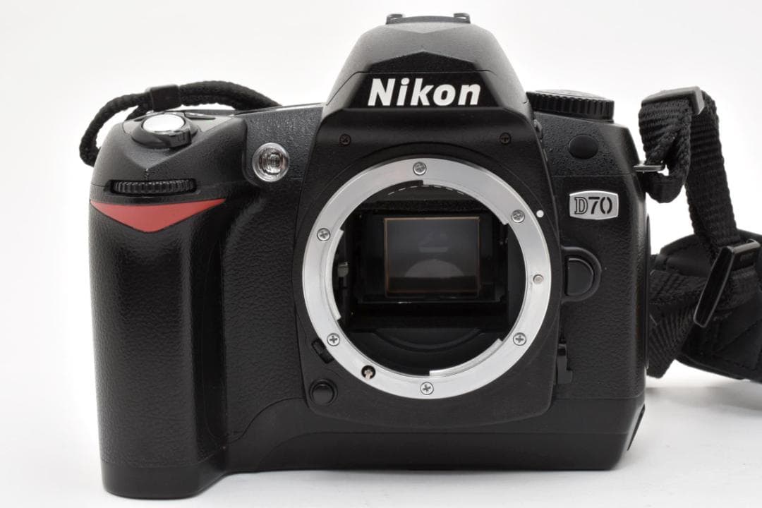 Digital Slrs 7,990 Nikon D70 #22662