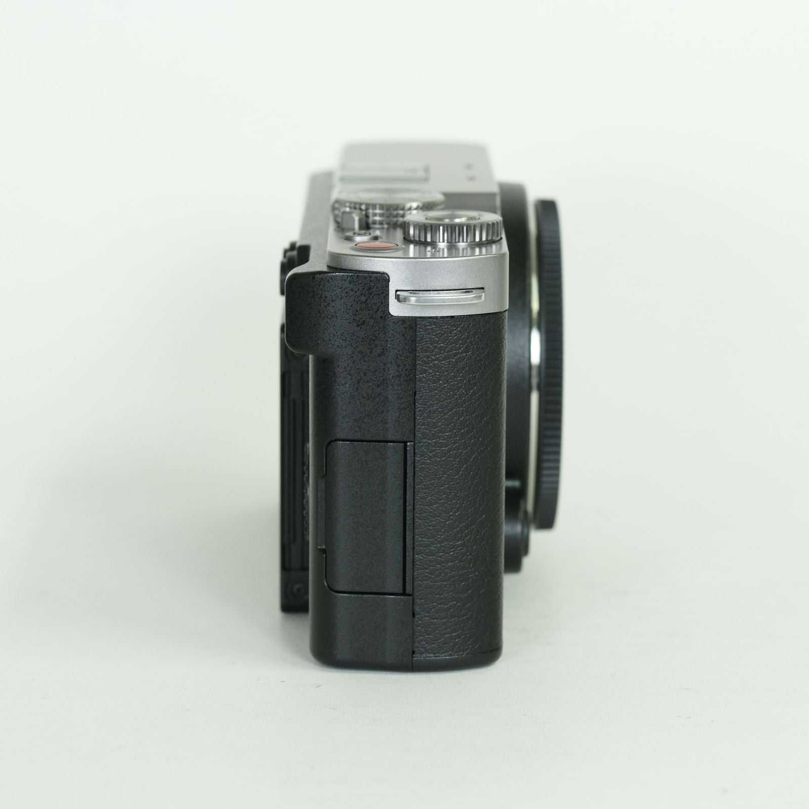 Panasonic Mirrorless Interchangeable Lips Lumix Dc-S9 Leica L