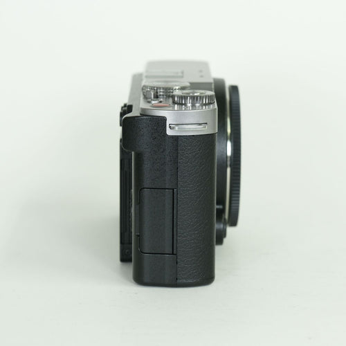 Panasonic Mirrorless Interchangeable Lips Lumix Dc-S9 Leica L