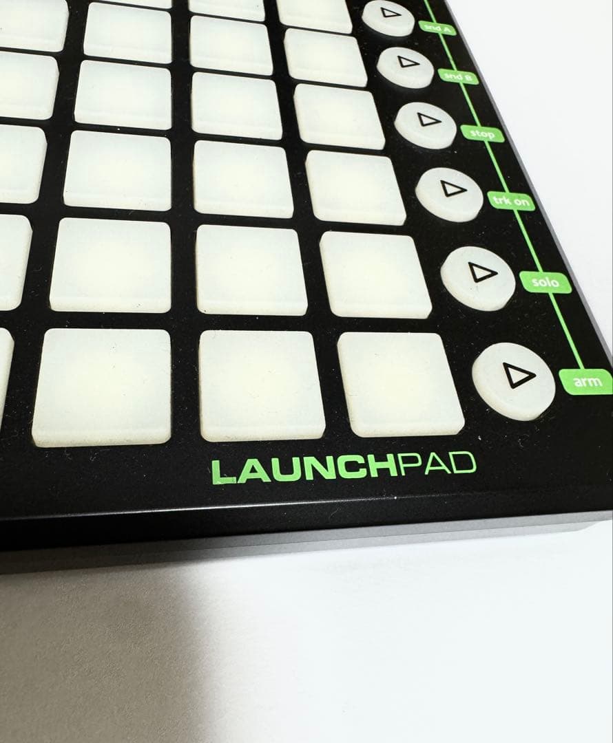 Midi Keyboards Pads Novation Launchpad Mk1