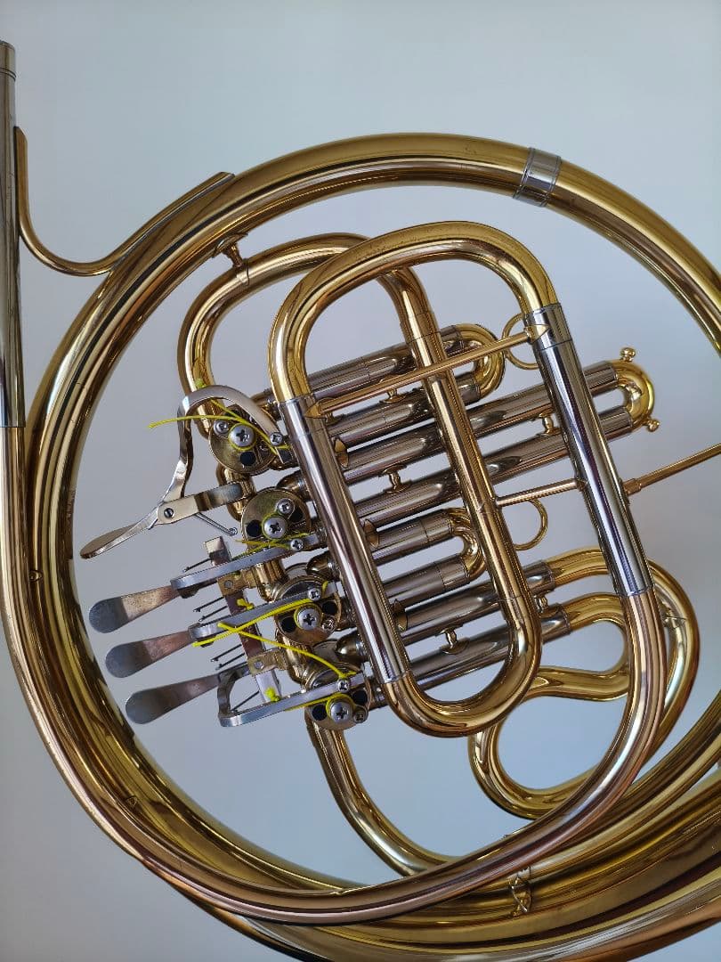 French Horns B Yhr-321