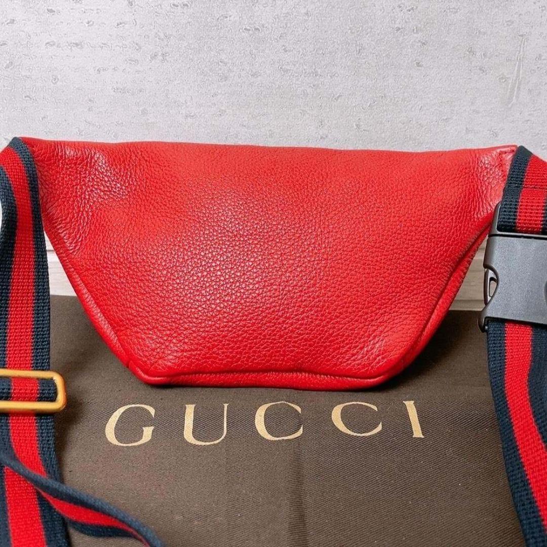 Sacs à bandoulière Gucci Pochettes de taille 527792