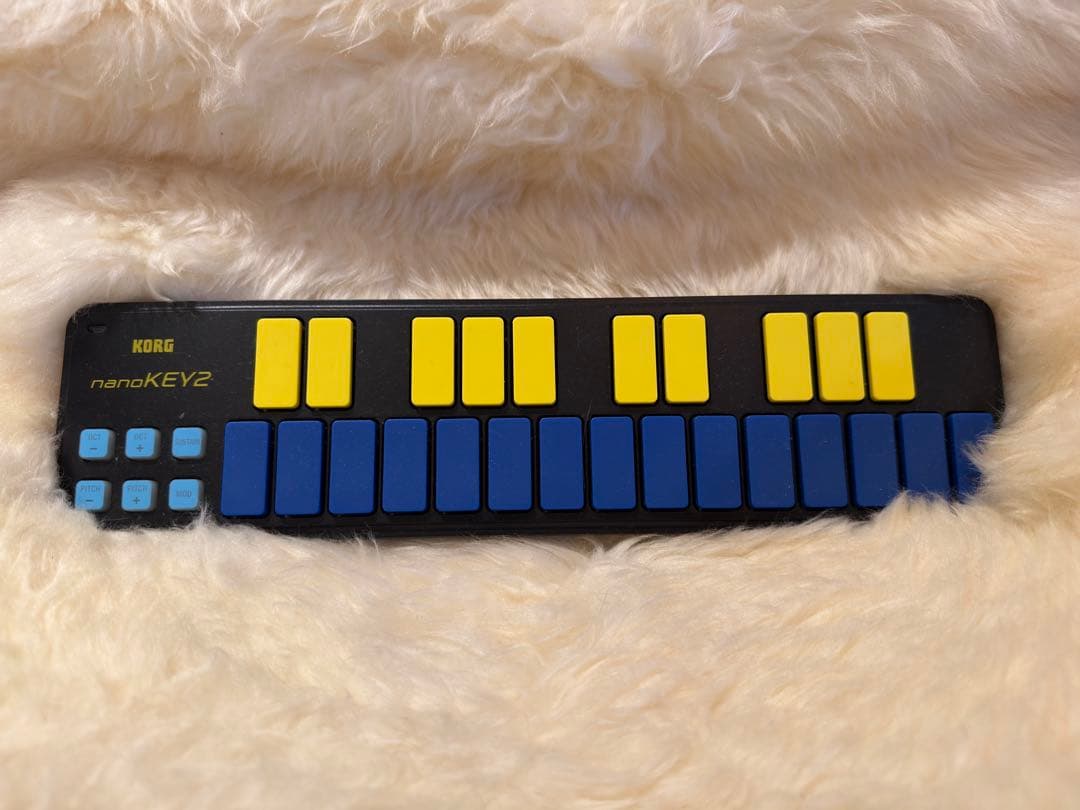 Korg Midi Keyboards Pads Nanokey2-Blyl Blue Yewllow