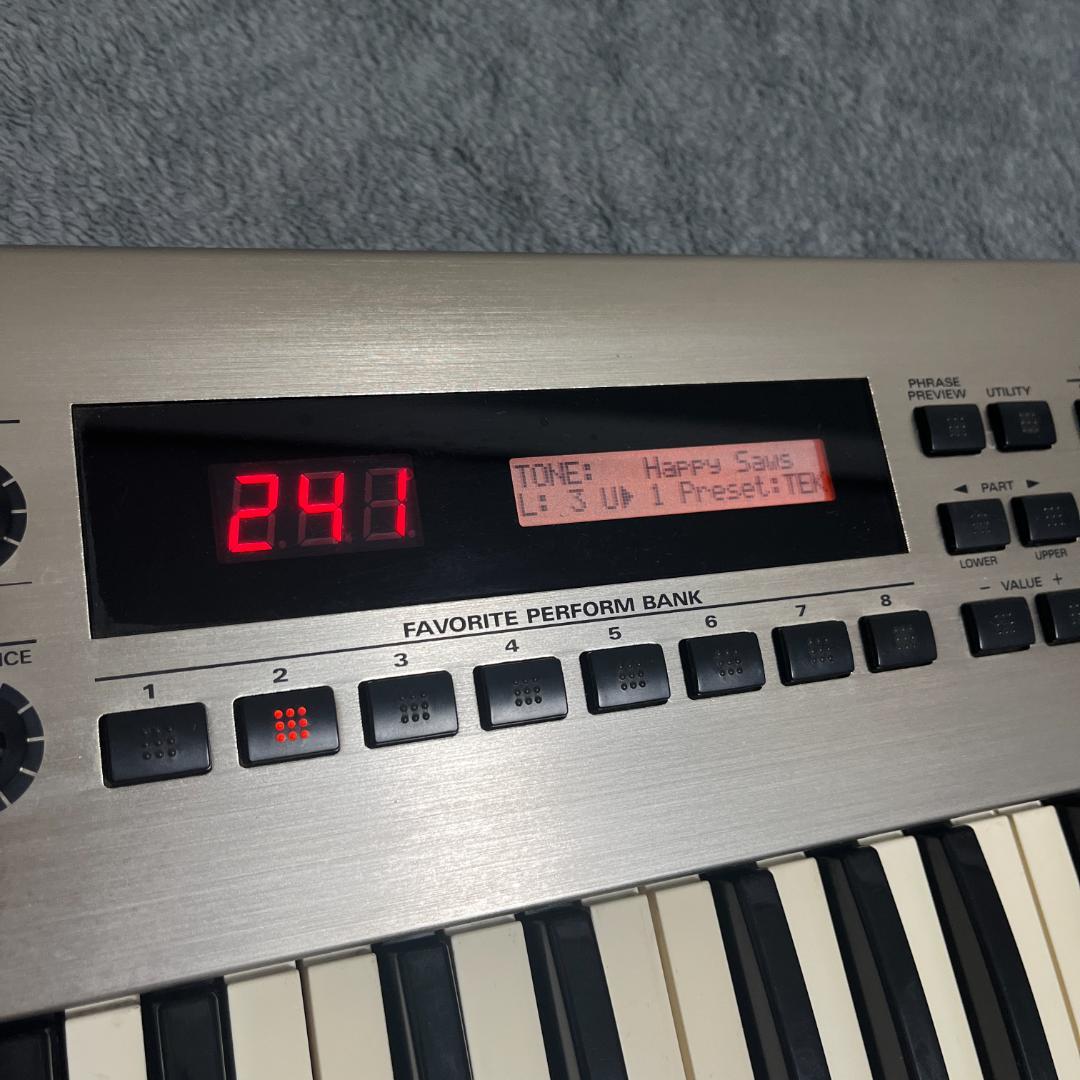 Roland Keyboards Digital Pianos Rs-5 64 Voice Synthesizer