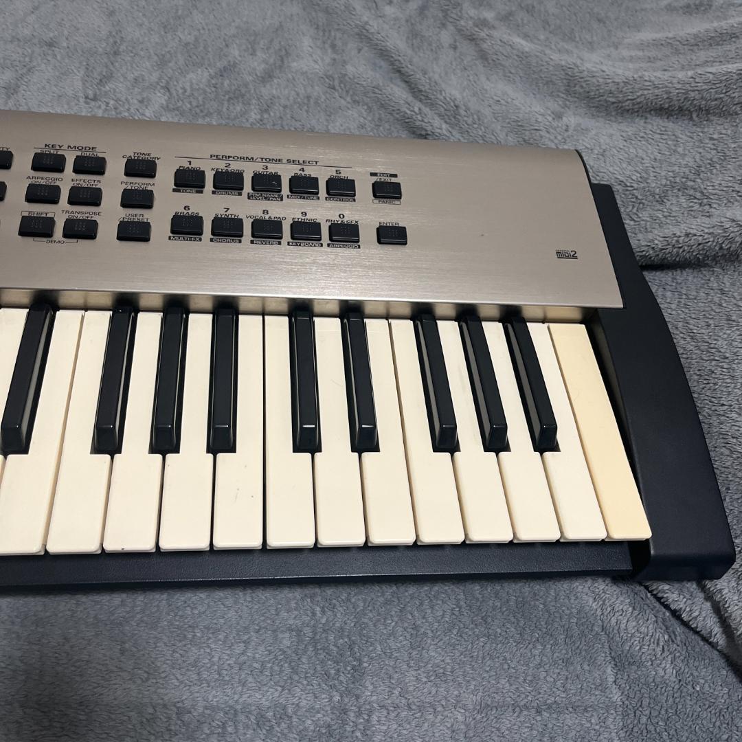 Roland Keyboards Digital Pianos Rs-5 64 Voice Synthesizer