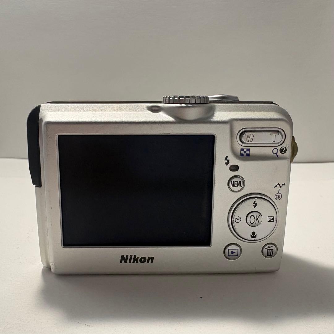 Nikon Compact Digital Camera Coolpix P1
