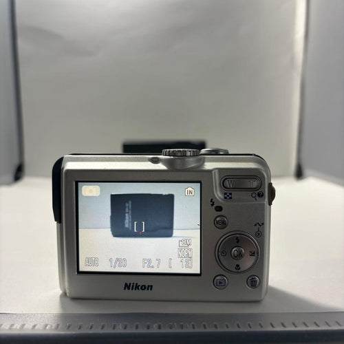Nikon Compact Digital Camera Coolpix P1