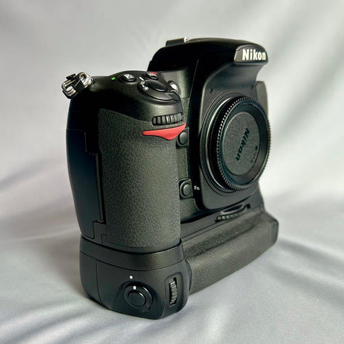 Nikon Digital Slrs D300 Mb-D10 28,834