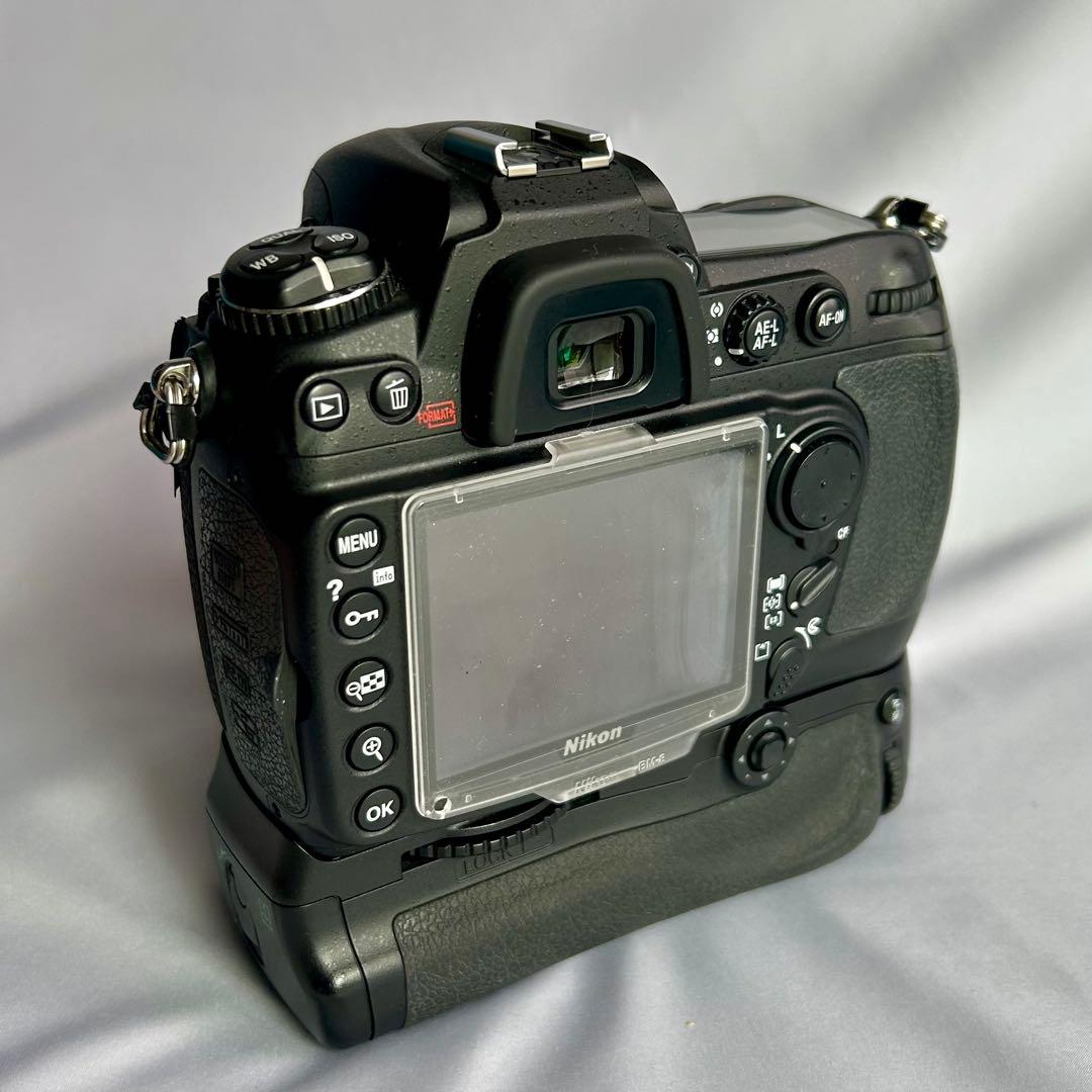 Nikon Digital Slrs D300 Mb-D10 28,834