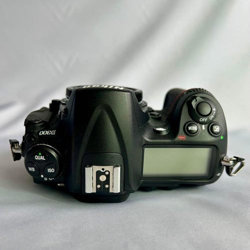 Nikon Digital Slrs D300 Mb-D10 28,834