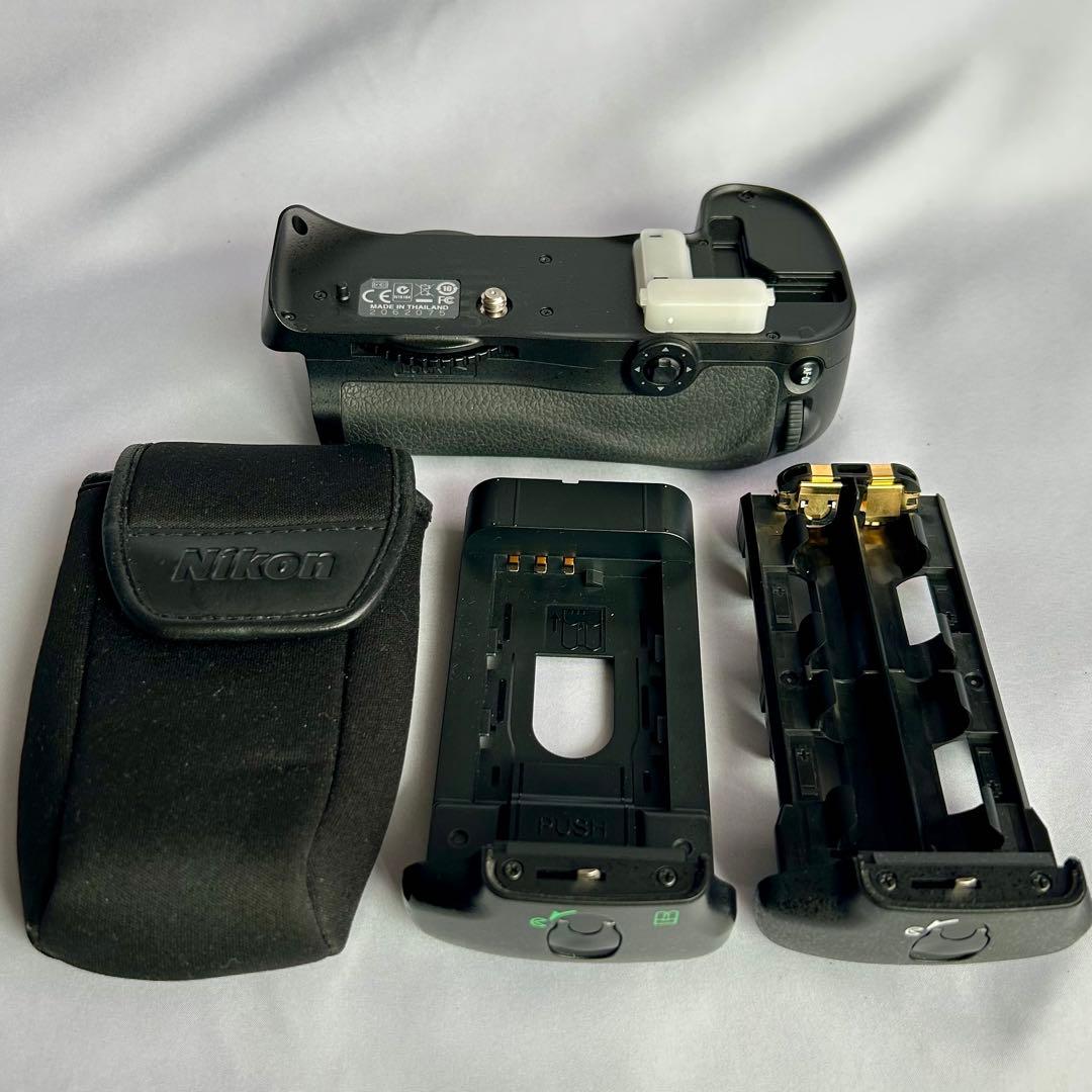 Nikon Digital Slrs D300 Mb-D10 28,834