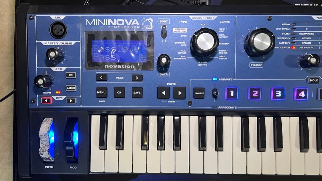 Analog Synthesizers Novation Mininova 37