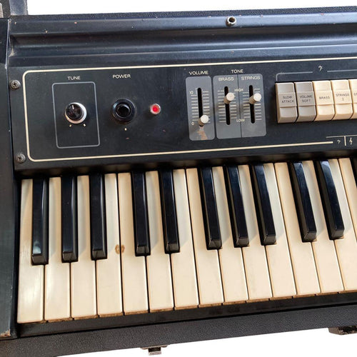Analog Synthesizer Roland Rs-101