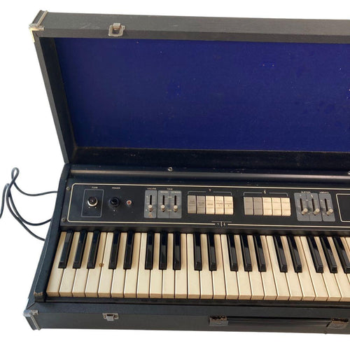 Analog Synthesizer Roland Rs-101