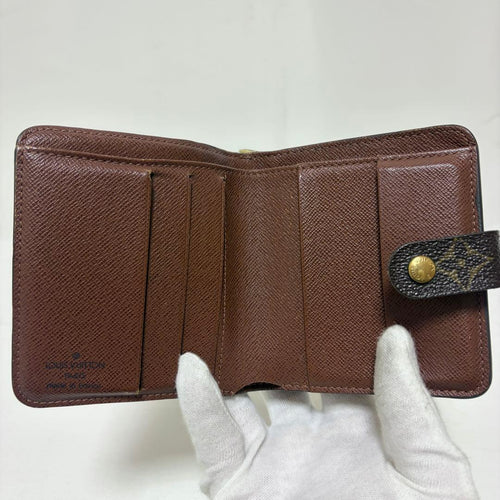 Louis Vuitton Bifold Wallets M61667