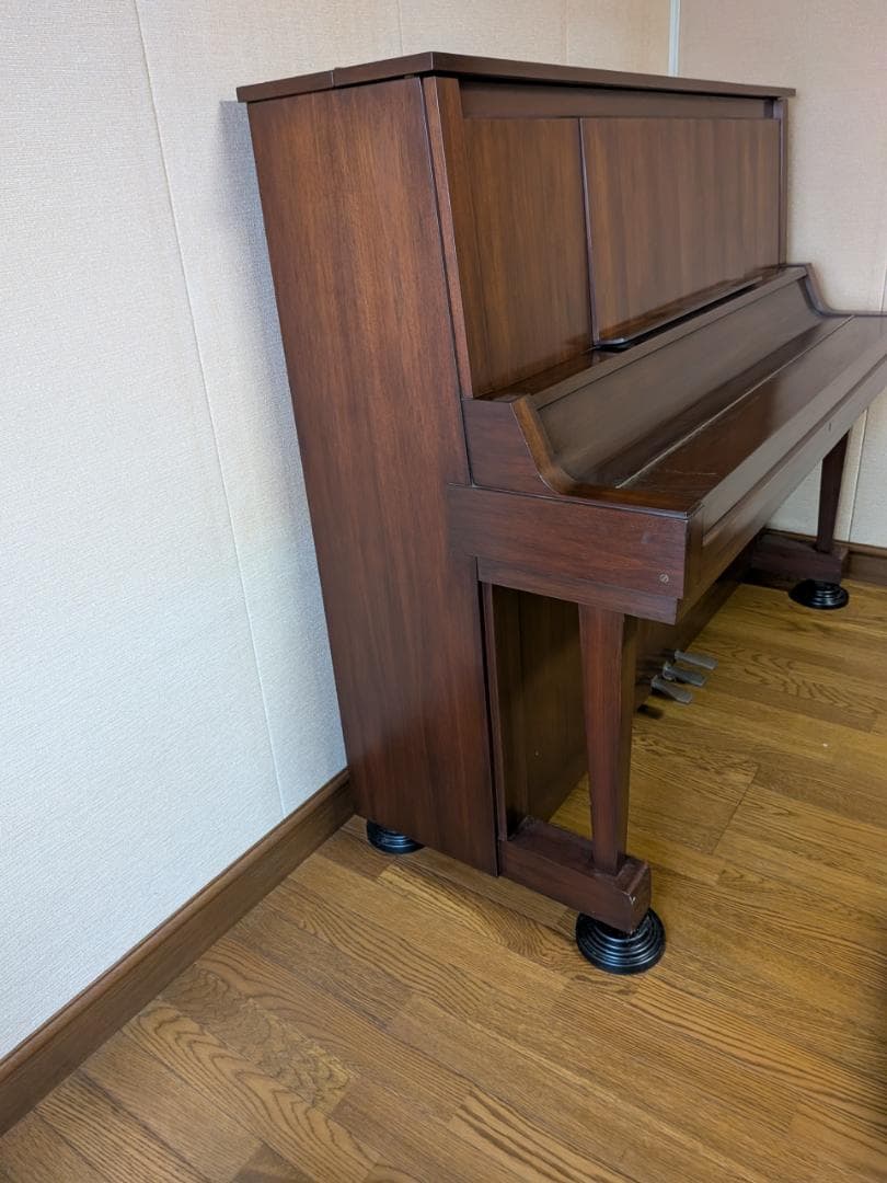 Yamaha Upright Pianos